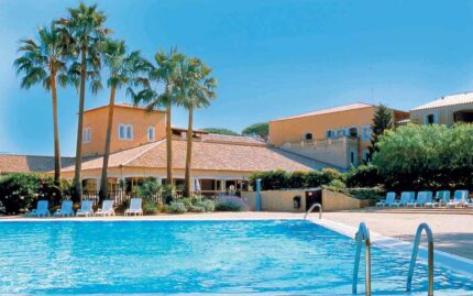 Ornare Appartement de vacances avec jardin, terrasse et piscine chauffée | Vue golf